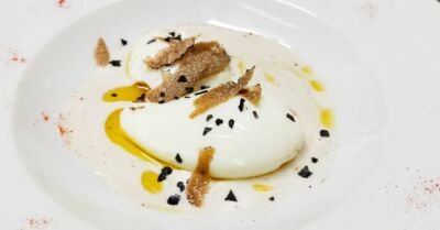 Mi-cuit amb encenalls de tòfona i oli